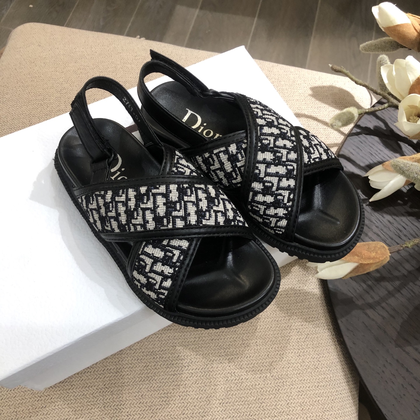 Children's shoes child